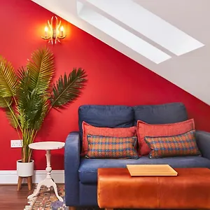 Beautiful Boutique For Two Apartment